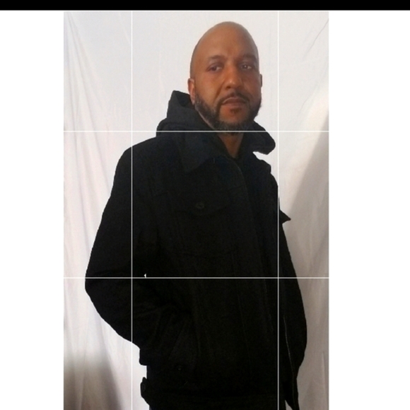 Brand New Guess Unisex Coat - Picture 3 of 5